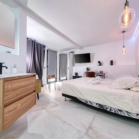Macher Room *